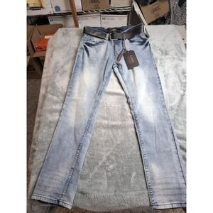 Mens Cultura Jeans NWT  30x30 W/Belt Light Blue Denim Distressed Look.